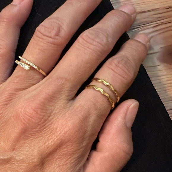 423. 18k Gold plated Stainless Steel Double Wave Adjustable Ring - Picture 3 of 7